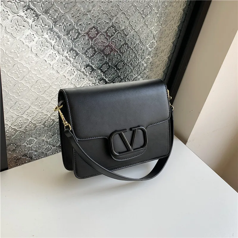 

​2025 New Premium Underarm Bag, Exclusive Shoulder & Crossbody Purse for Women, Chic Convertible Day To Night Bag