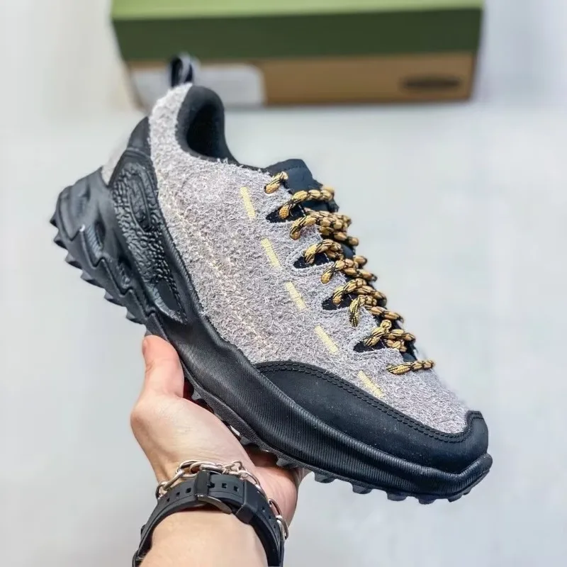 

2026 Spring Non Slip Leather Men's Hiking Shoes Wear Resistant Outdoor Leather Men's Hiking and Mountaineering Shoes