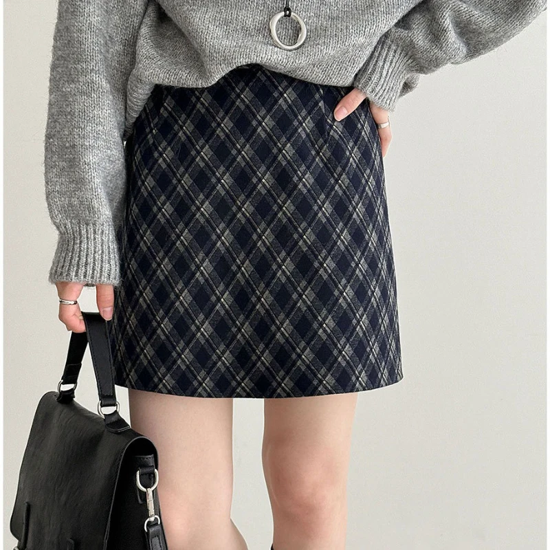 Modna spódnica wełniana w kratę z wysokim stanem w stylu uniwersyteckim na jesień 2025 dla kobiet