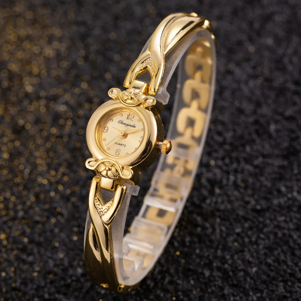Orologio vintage in oro moda per donna Orologio al quarzo elegante di lusso Bracciale modello da donna Orologi da polso casual Reloj Mujer