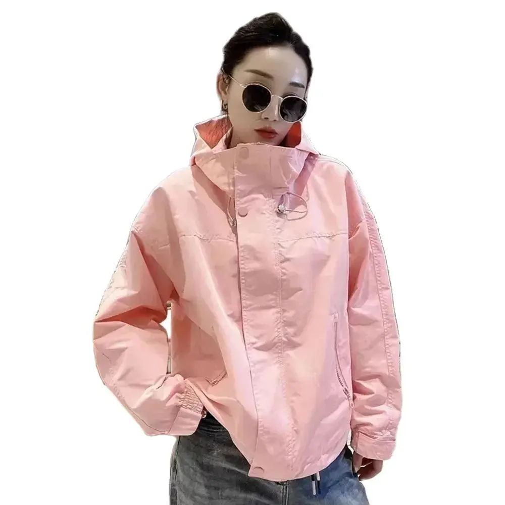 

Western-style Pink Coat Fashion Hooded Women's European Goods Loose Street Back Design Top 2024 Spring New Trench Coat Tide.