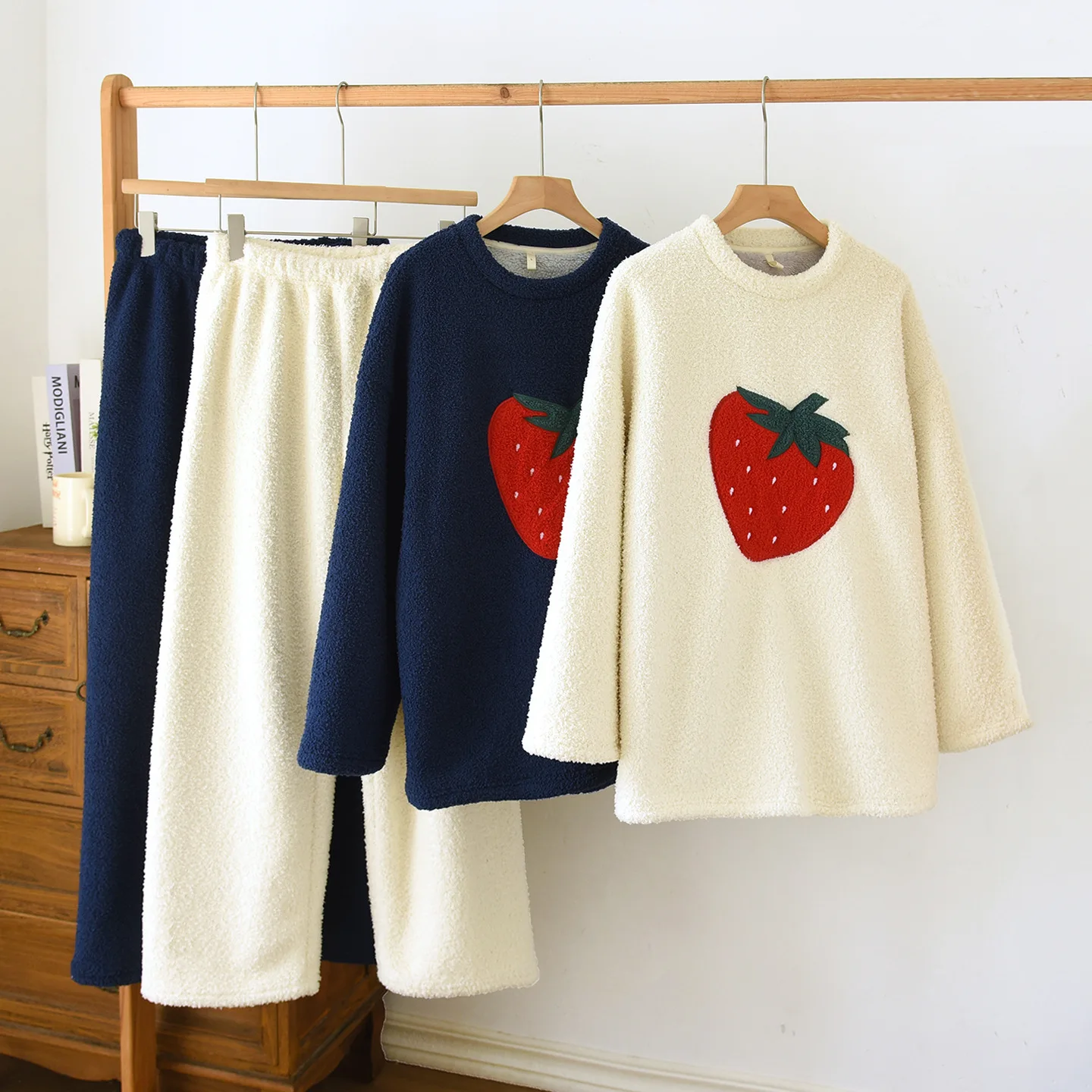 Winter Sleeping Pajamas New Flannel Warm 2 Piece Sets Thicken Pullover Pyjama Set Woman Nightwear Ladies Loungewear Set