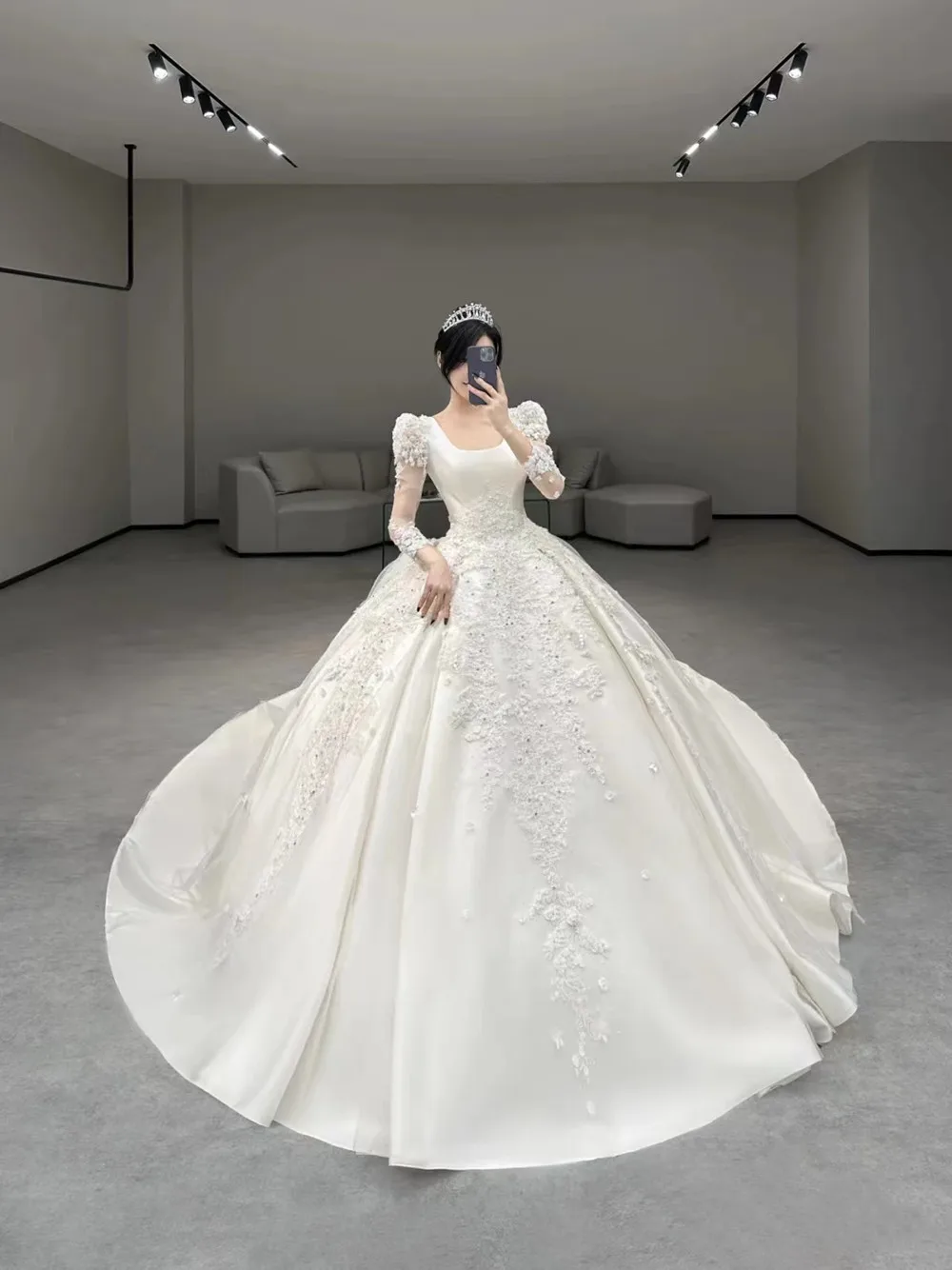 Vestido de novia de manga larga para mujer, calcomanía de satén con cuello cuadrado, cuentas, ceremonia de boda, tren de lujo, ocasión Formal