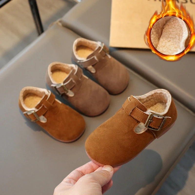 

Casual Child Shoes 2025 Autumn New Retro Girl Board Shoes Simple Anti slip Plush Versatile Bean Leather Shoes for Boys and Girls
