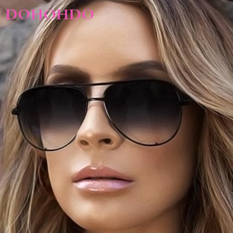 

Classic Luxury Designer Oversized Metal Pilot Women Men Sunglasses Trendy Vintage Eyeglasses Travel Driving Shades Male UV400