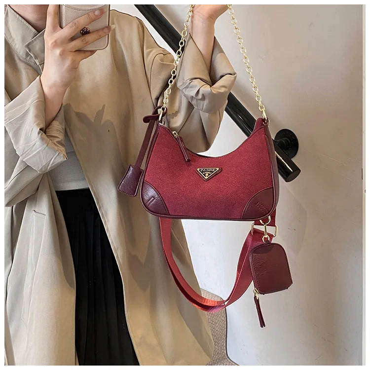 2024 New Frosted Crescent Crossbody Bag High-end Chain Bag Fashionable and Versatile Shoulder Bag