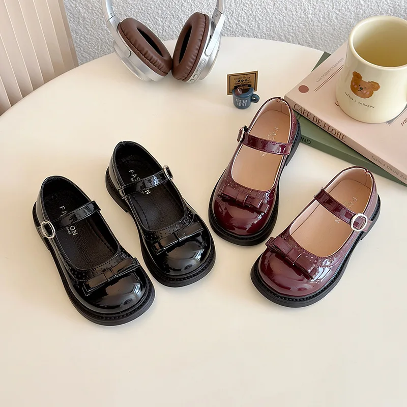 

Школьная обувь для девочек, весна 2024, детская модная брендовая одежда Мэри Джейн, платье принцессы на плоской подошве, детские сандалии для малышей, черный галстук-бабочка, мягкая подошва