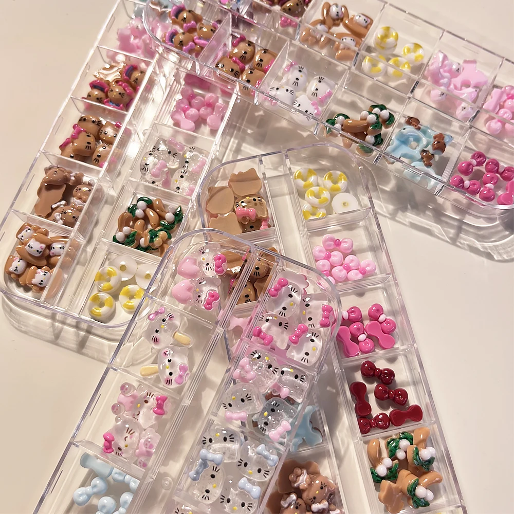 12 Grades de Adornos de Unha Sortidos Fofos Hello Kitty em Lata, Glitter 3D de Desenho Animado, Cabeça de Gatinho Rosa com Laço, Suprimentos para Unhas, Strass para Arte de Unhas DIY