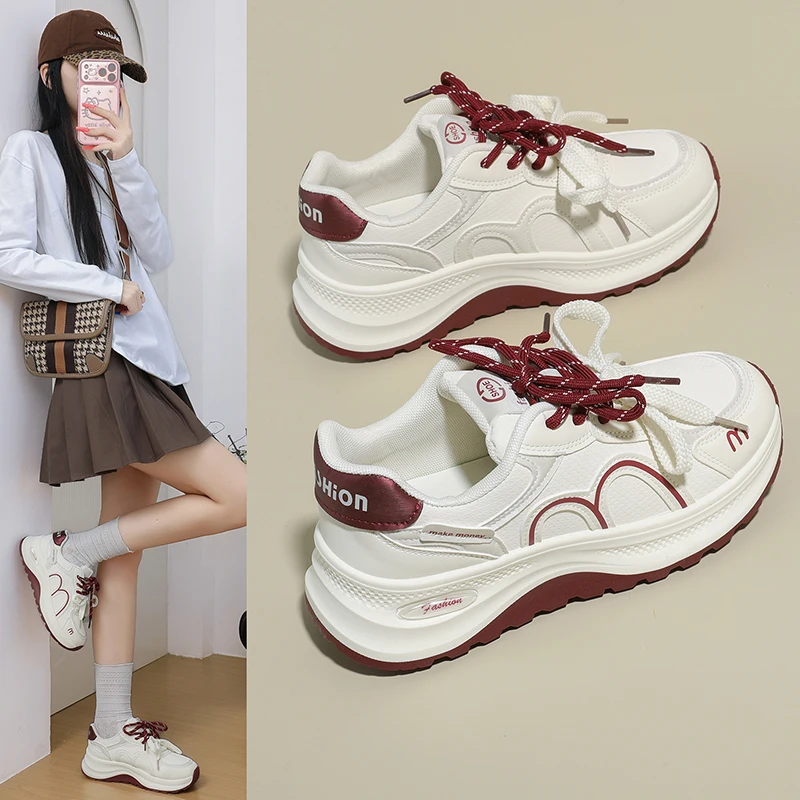 Thick soled breathable women's 2026 spring new lightweight flat bottomed board shoes, versatile and comfortable casual shoes