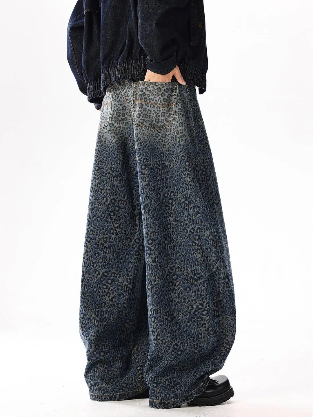 Unisex Jeans 2026 Spring Retro Washed Gradient Leopard Print Jeans Man Women Hiphop Curved Wide Leg Floor Length Banana Pants