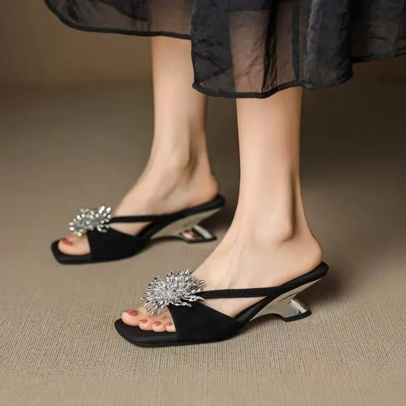 Women's Sandals Fashion Alien and Designer Sandals Summer Open-toe Wedge Heeled Slippers Luxury Rhinestone Low Heeled Sandalias