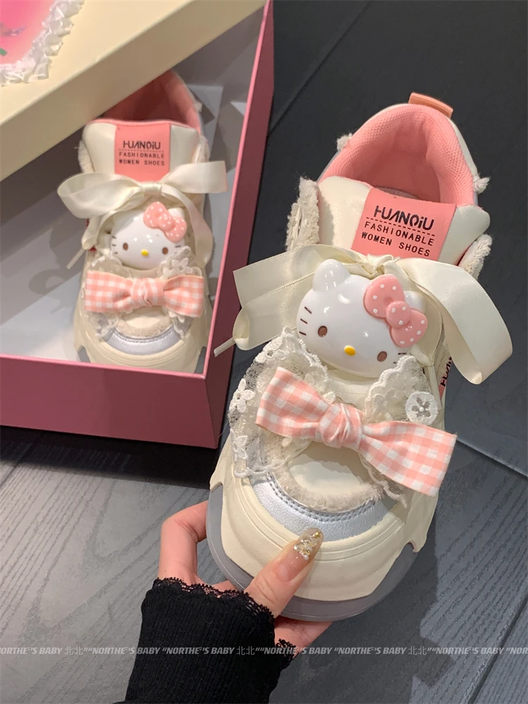 

2024 Summer New Hello Kitty Student Platform Versatile Sports Board Shoes Cute Bread Shoes Niche Shoes for Women