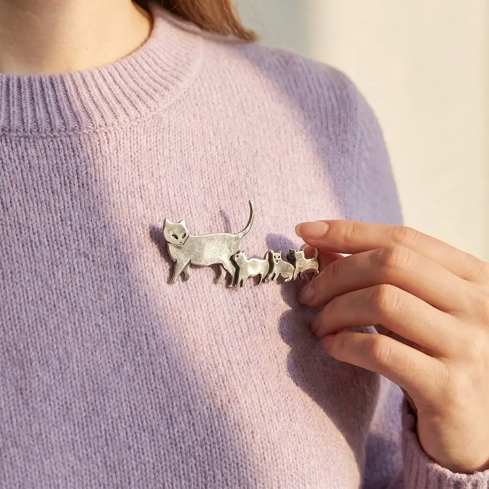 

Animal Jewelry Fashion Cute Cat Family Brooch Minimalist Silver Backpack Brooch Jewelry Gold Cat Brooch Accessory