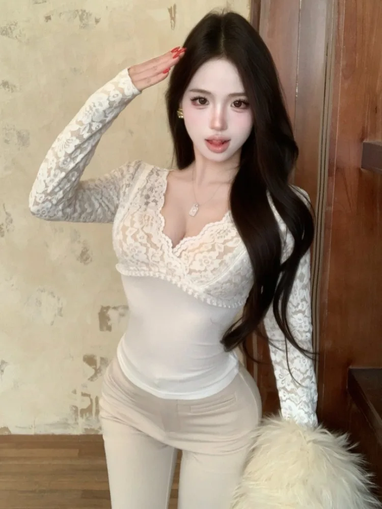 

Sexy Slim Fit V-Neck T-Shirt Women's Long Sleeve Lace Patchwork Tops Autumn Winter Skin-friendly Breathable Korean Style