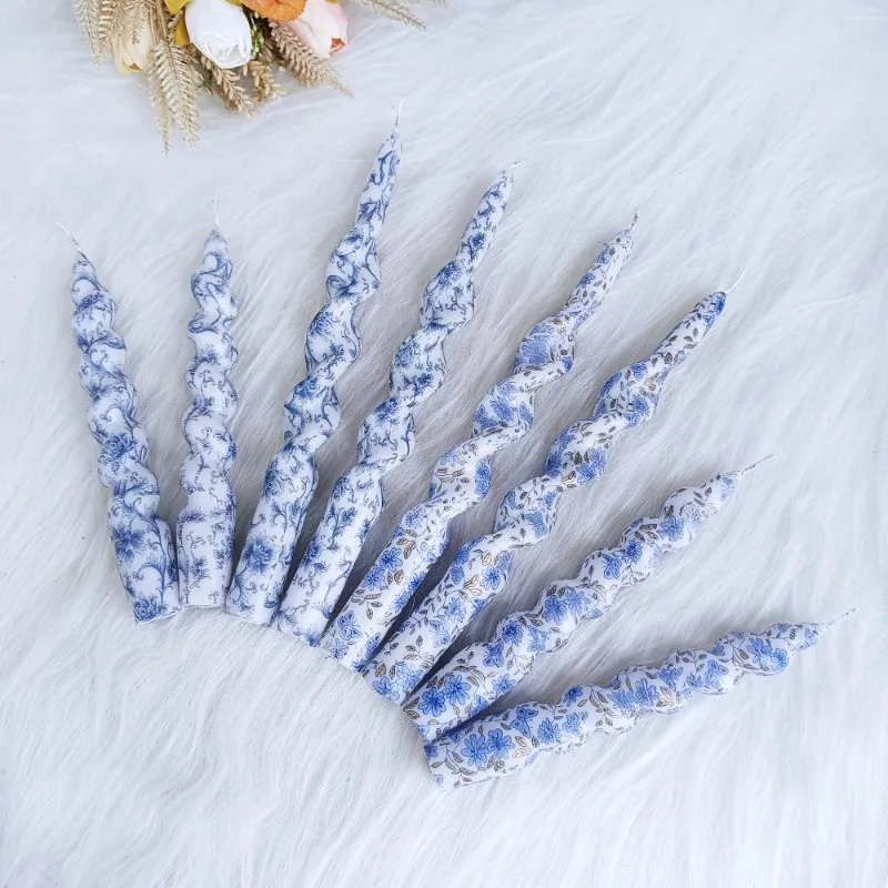 

Chinese-style Blue and White Porcelain Pattern Painted Spiral Candle Printing Spiral Rod Wax Wave Shape Home Candle