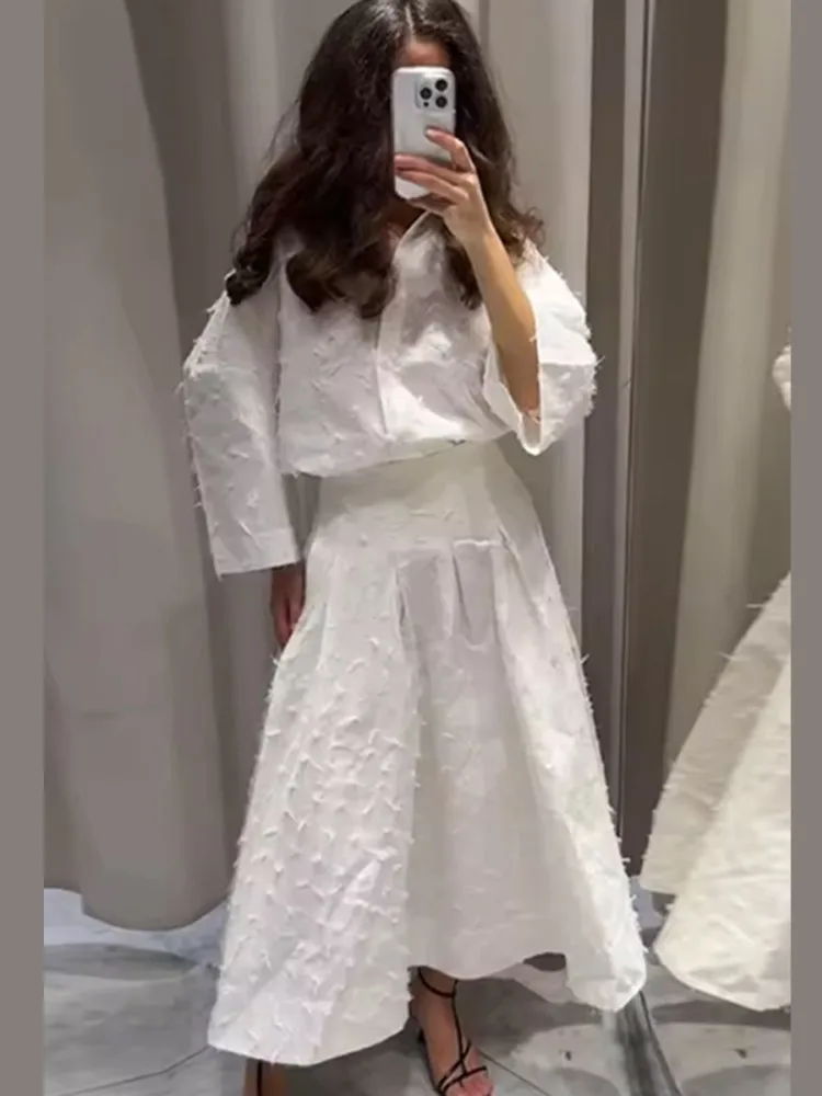 Рисунок 3 - Элегантный белый атласный однобортный