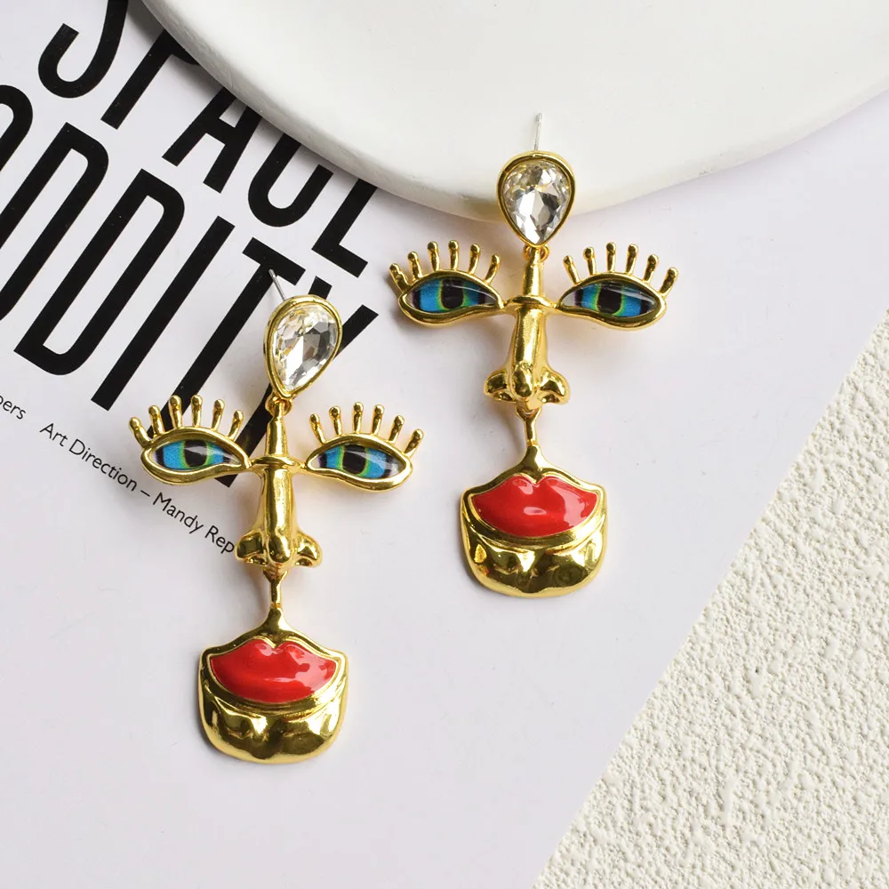 New Arrival Vintage Unique Eyes Red Lips Dangle Earrings For Women Jewelry Baroque Fashion Show Collection Earrings Accessories