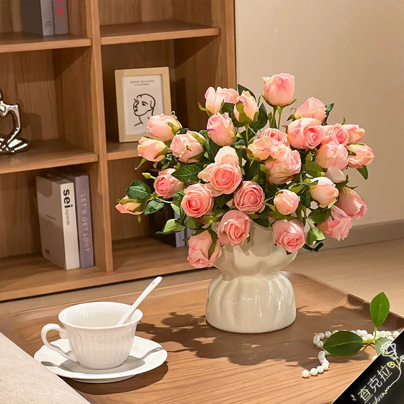 Bouquet Shape Ceramic Vase 2026 New Household Personalized Solid Color Exquisite Tabletop Vase Light Luxury Desktop Ornament