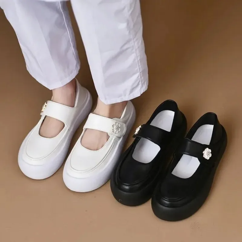 Nurse Shoes Women Comfortable Platform Round Head Lazy Slip-on Loafers Sweet Casual Velcro Flower Small White Shoes