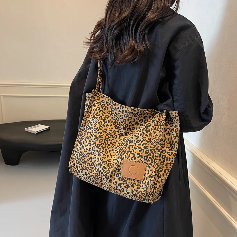 Nylon LEOPARD Large Capacity Shoulder Bags Casual Tote Bags for Women 2024 Fashion Sewing Thread Versatile Hot Sale Totalizador