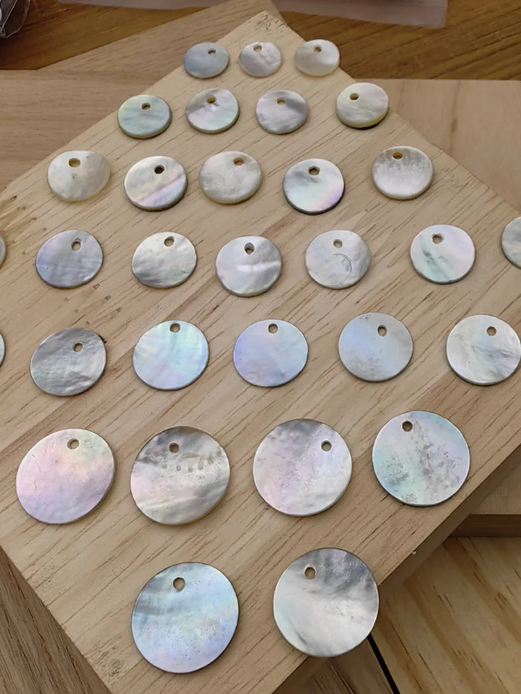 

Элитный свитер-худи Ma's с пуговицами, декорированный пуговицами с одним отверстием и декором на лицевой стороне, синий