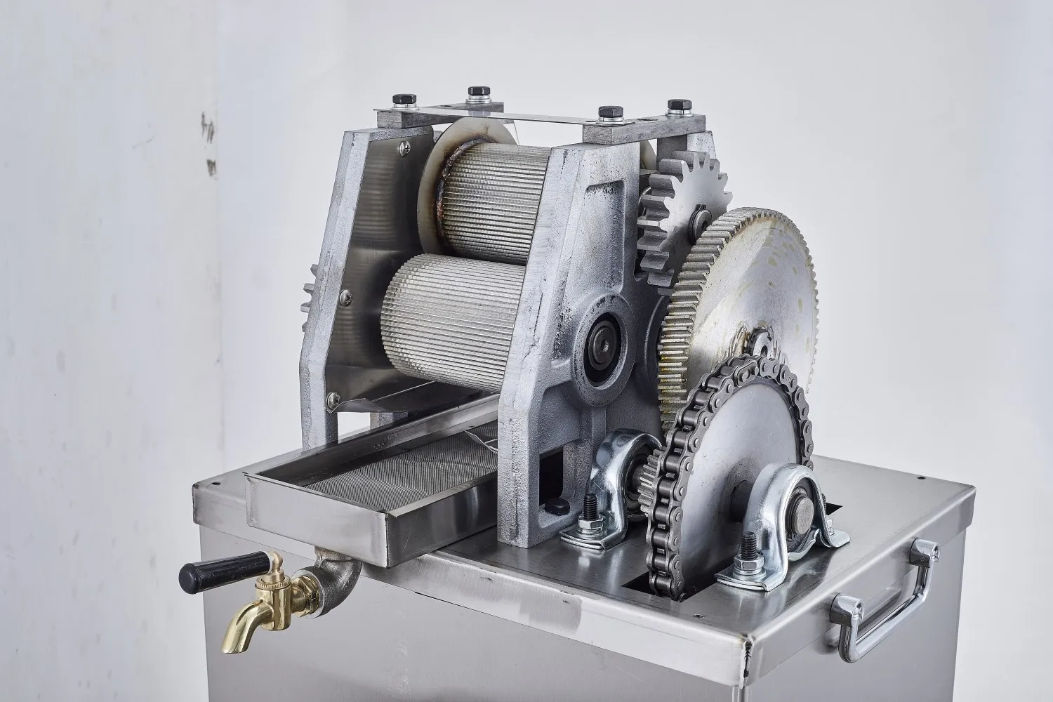 Heavy  Sugarcane Juice Machine for Restaurant and Cafe