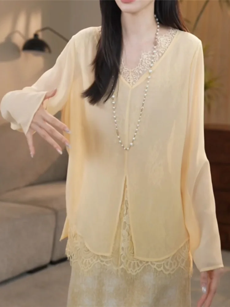 

Желтая тонкая кружевная блузка с V-образным вырезом, женская летняя новинка, модный молодежный топ с вставками, свободный крой, длинный рукав, для повседневной носки