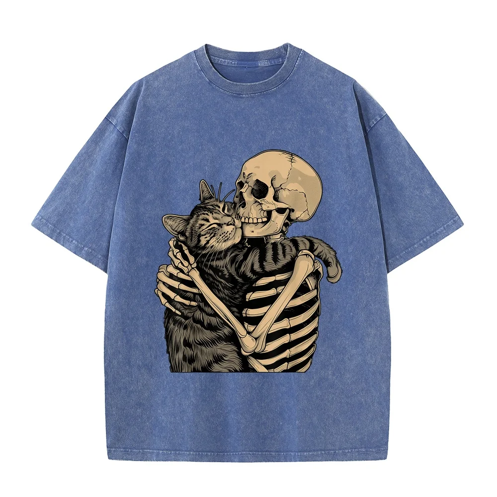 Man Printed Tee Shirt Skeleton Hugging Cat Halloween Lover Mom Dad T-Shirt Brasil Y2k Men Cotton Plus Size Daily T Shirts Summer