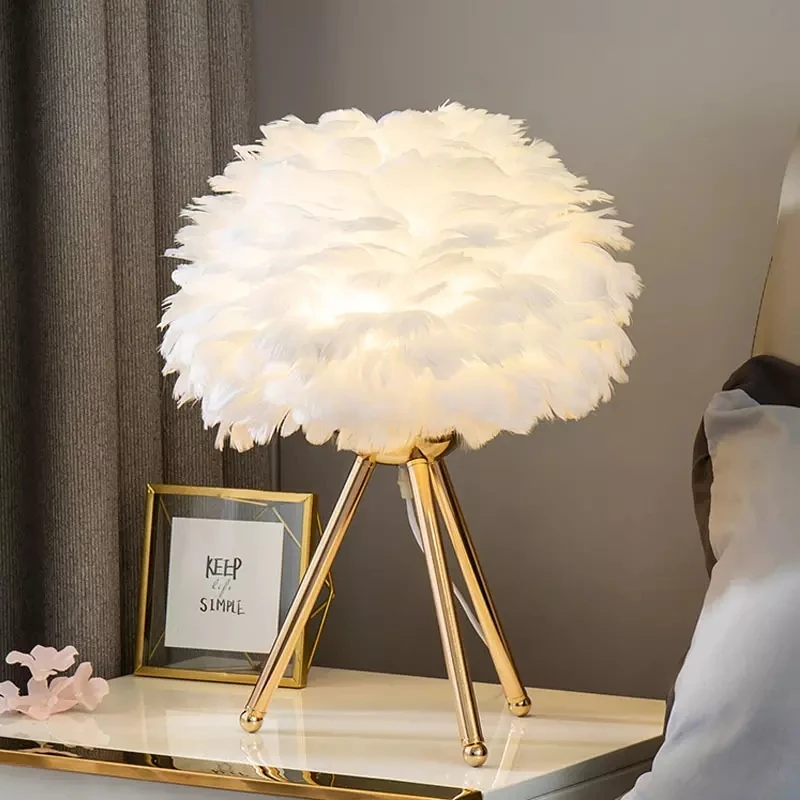 Feather Table Lamp Simple Elegant Modern Tripod Desk Lights Night Light Wedding Room Kids Living Room LED Light Use E27 Bulb