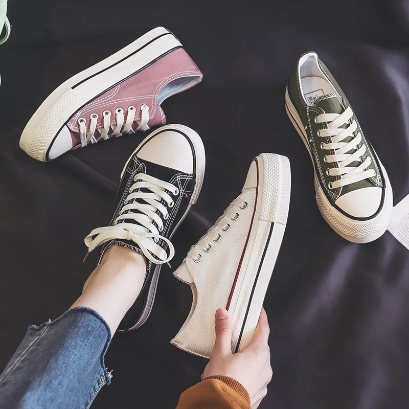 Nuevos zapatos de lona de suela gruesa de primavera, zapatos de tablero informales versátiles para mujer, zapatos de tela para estudiantes y niñas, zapatos vulcanizados para mujer
