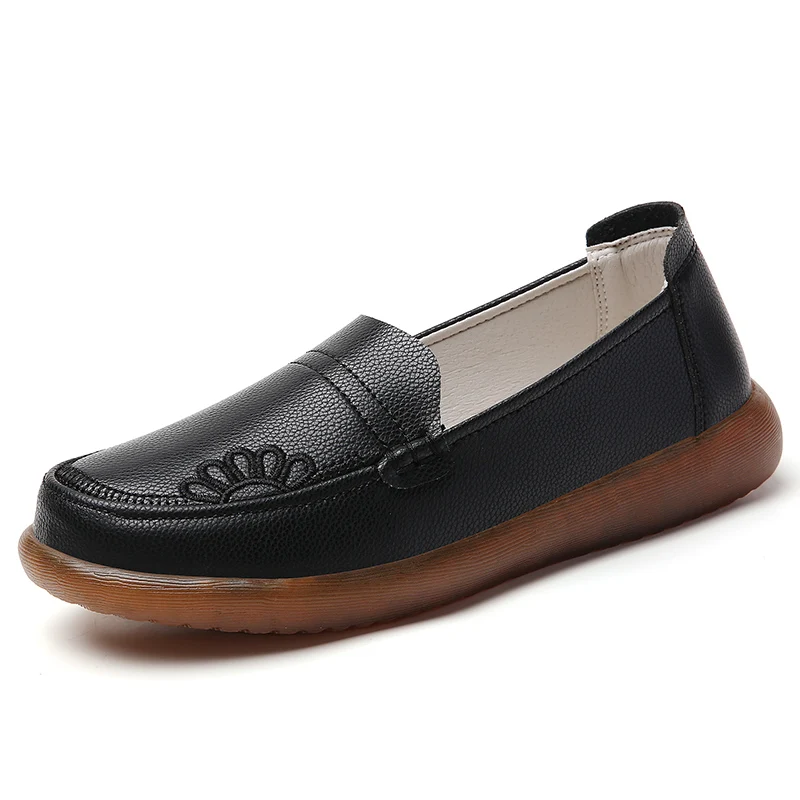 レディースカジュアル大きいサイズ春夏通気性ローファー、ウォーキングレザーシューズ、ファッショナブルなフラットワークシューズ