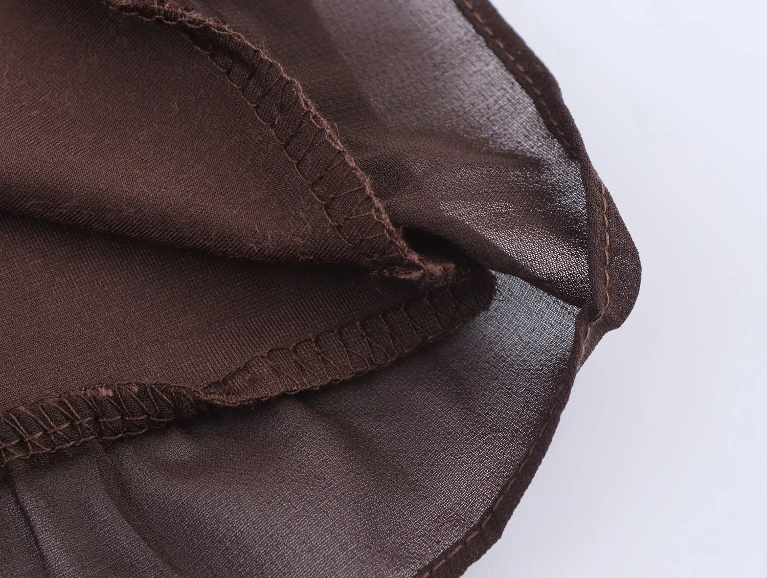 กระโปรงกำมะหยี่ผู้หญิง KONDALA ดีไซน์หรูหรา เอวยางยืด ชายกระโปรงระบาย กระโปรงยาวปานกลาง แฟชั่นฤดูใบไม้ร่วง-ฤดูหนาว 2025 สไตล์ลำลอง โรแมนติก