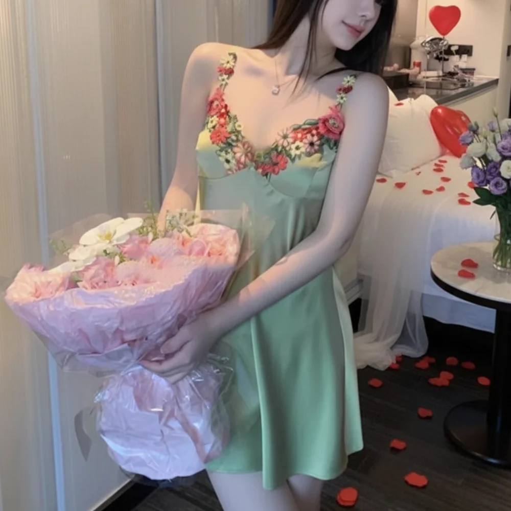 

Женское пижамное платье без рукавов, милое атласное платье, пикантная девушка, новинка Pure Desire, сексуальная модная атласная шелковая ночная рубашка на подтяжках, тонкая