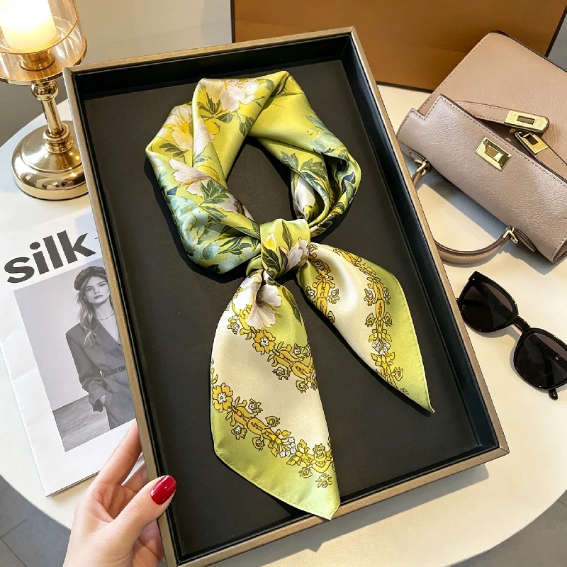 New Green Small Floral Silk Scarf, Fresh and Sweet Mulberry Silk Versatile Sunscreen and Dust-proof Decorative Silk Scarf