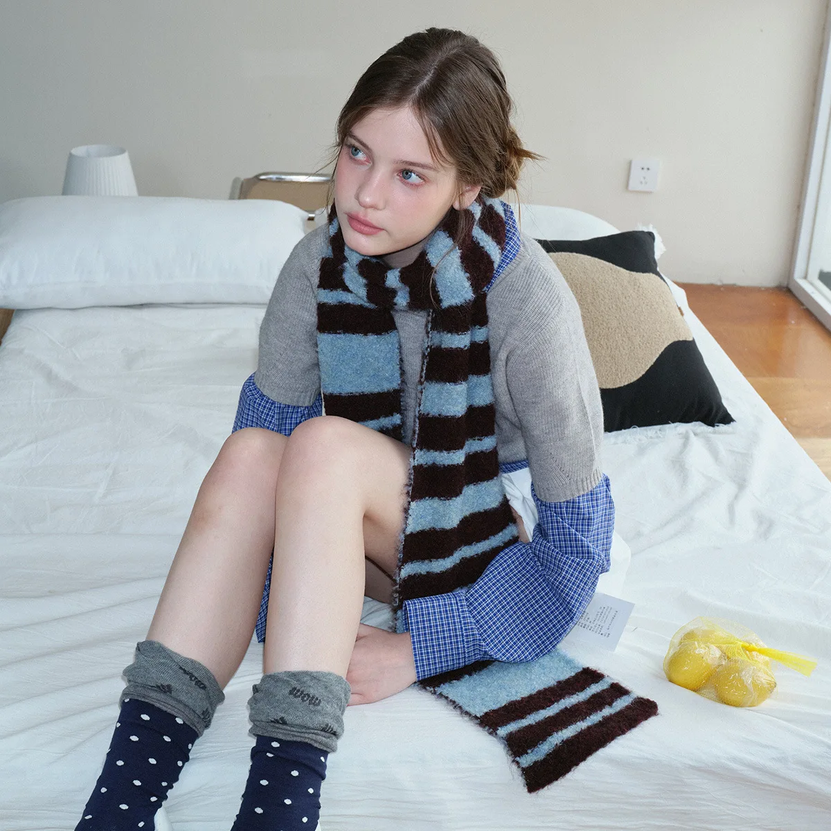 

Дизайнерский корейский круглый полосатый шерстяной шарф, винтажный контрастный уютный атмосферный утеплитель для шеи, модный теплый аксессуар