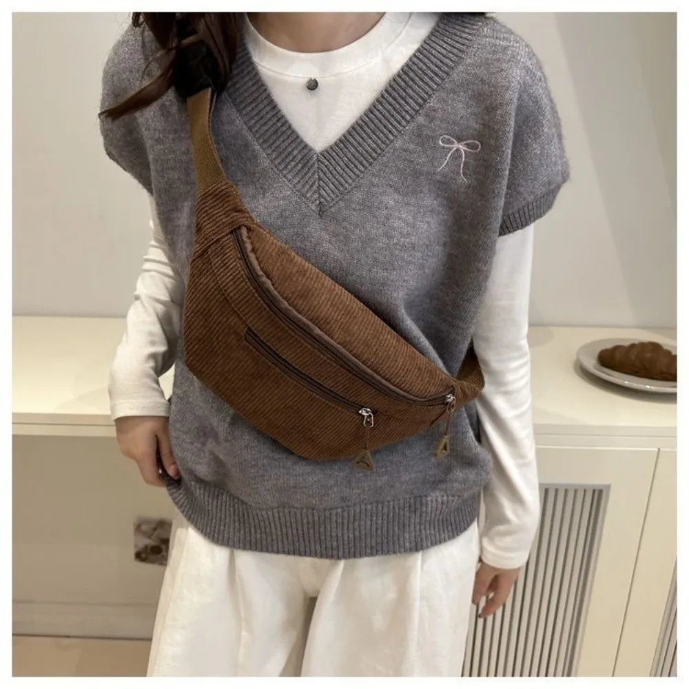 Modische Große Hüfttasche aus Braunem Cord, Diebstahlsichere Brusttasche, Umhängetasche für Damen – Detail 13