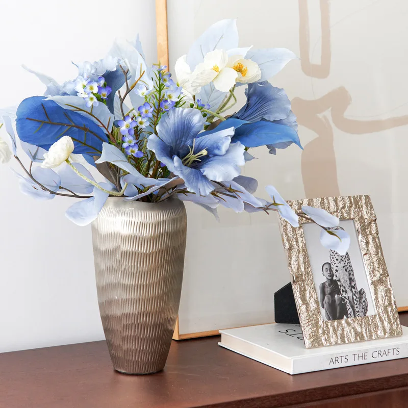 Light luxury high-end silver vase European and American French metal flower ware living room coffee table study wine cabinet sof
