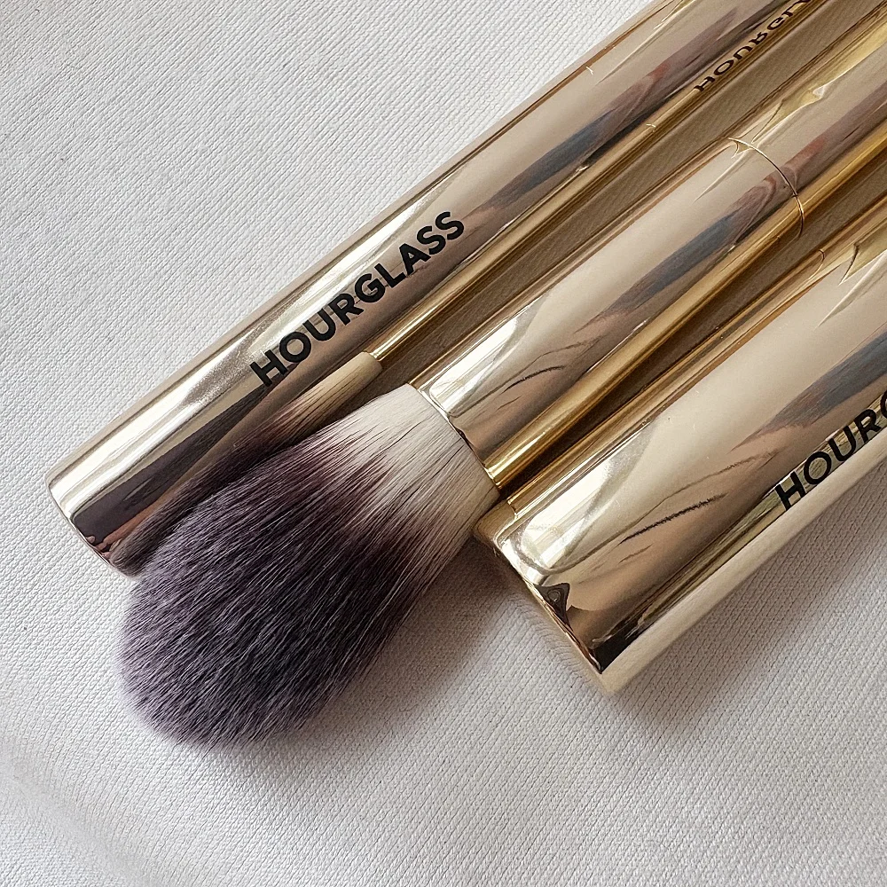 مجموعة فرش مكياج أساسية من الساعة الرملية، مجموعة فرش مستحضرات التجميل من Gold Dragon Foundation Concealer Highlight Blush