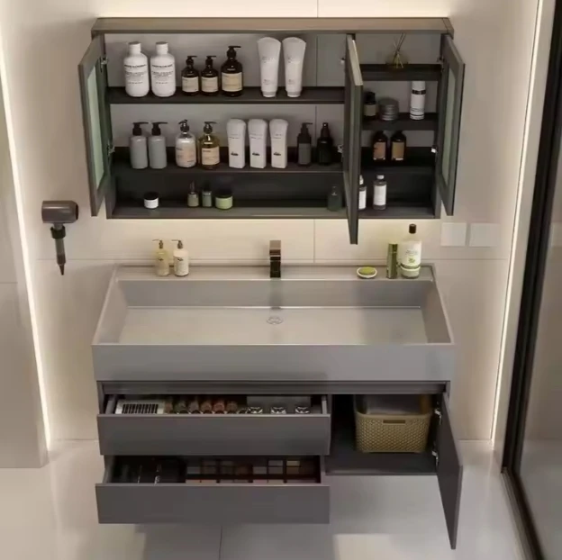 Vanità da bagno in stile moderno, doccia e mobiletto per lavare le mani