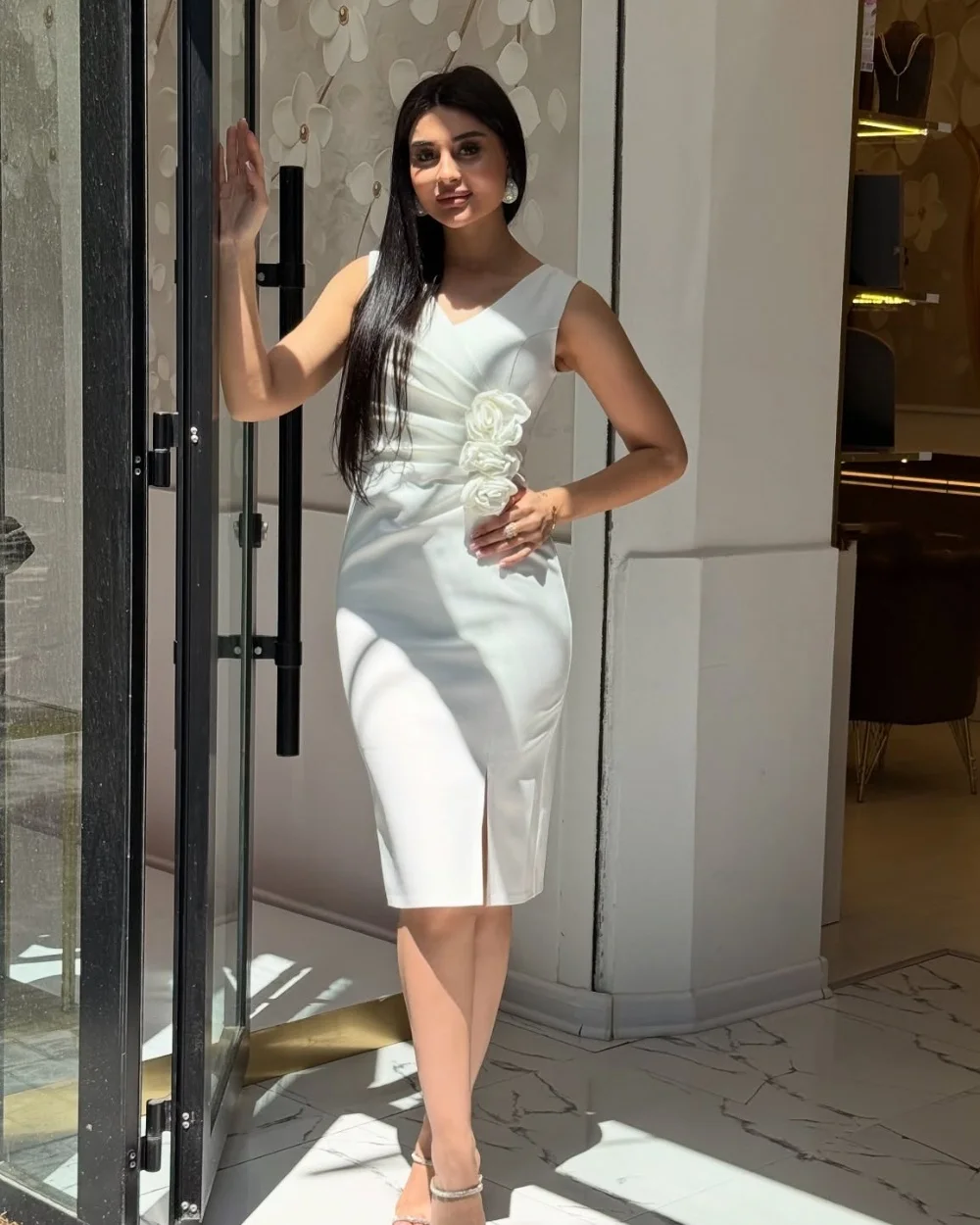

Customized Sexy Simple Jersey Handmade Flower Pleat Straight V-neck Knee Length Dresses Bespoke Occasion Dresses High Quality