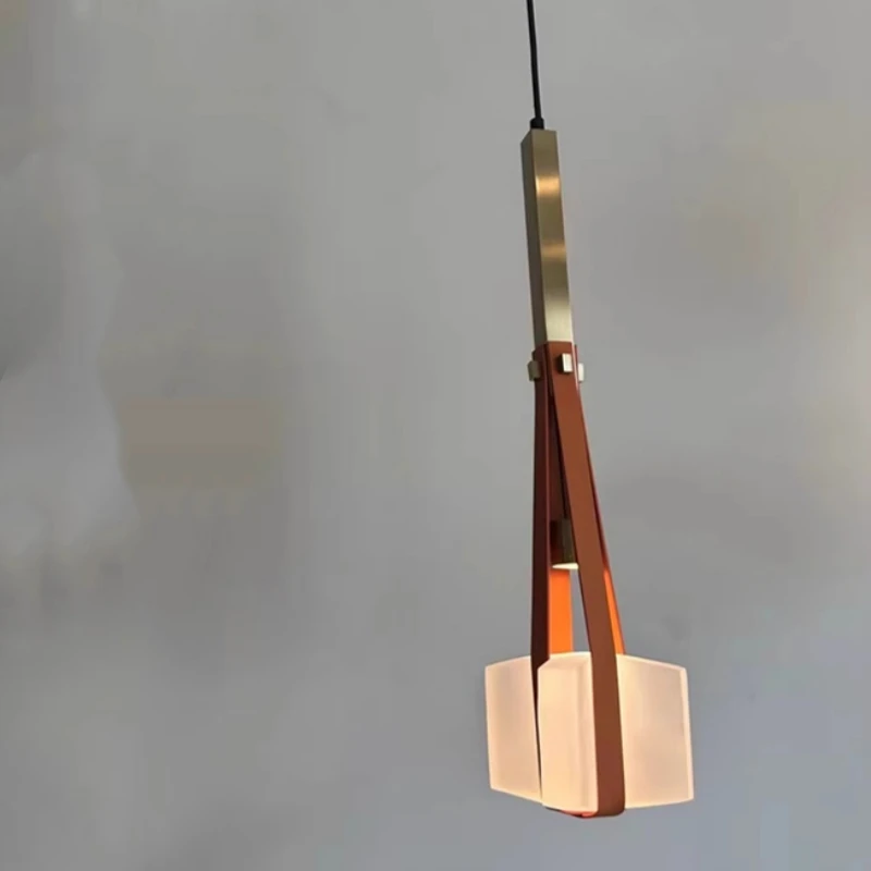 WENYUN Modern Luxury Brown Leather Restaurant Pendant Lamp Designer Creative Personality Art Bar Counter Bedroom Bedside Lamp