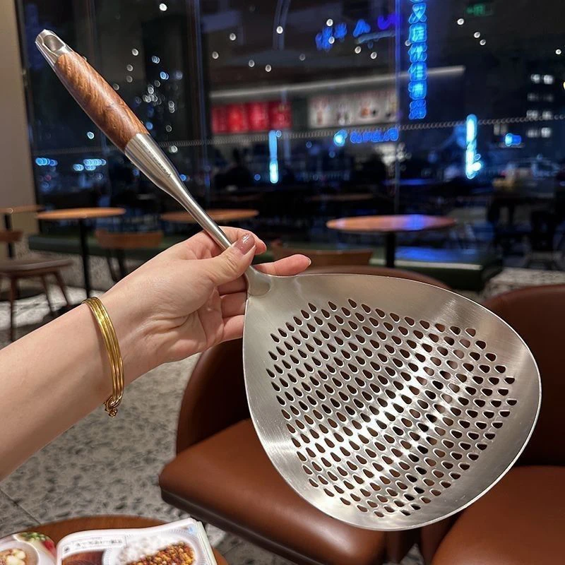 

201 Stainless Steel Kitchenware Cooking Strainer With Wood Handle Pepper Seasoning Colander Sieve Utensils Filter Scoop Spoons