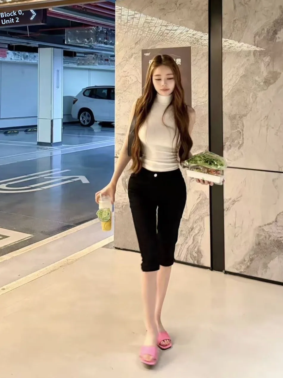

High Waist Slim Fit Capri Pants Women's Denim Mid-Calf Elastic Butt Lifting Summer Black Color Ladies Jeans Capsule Collection