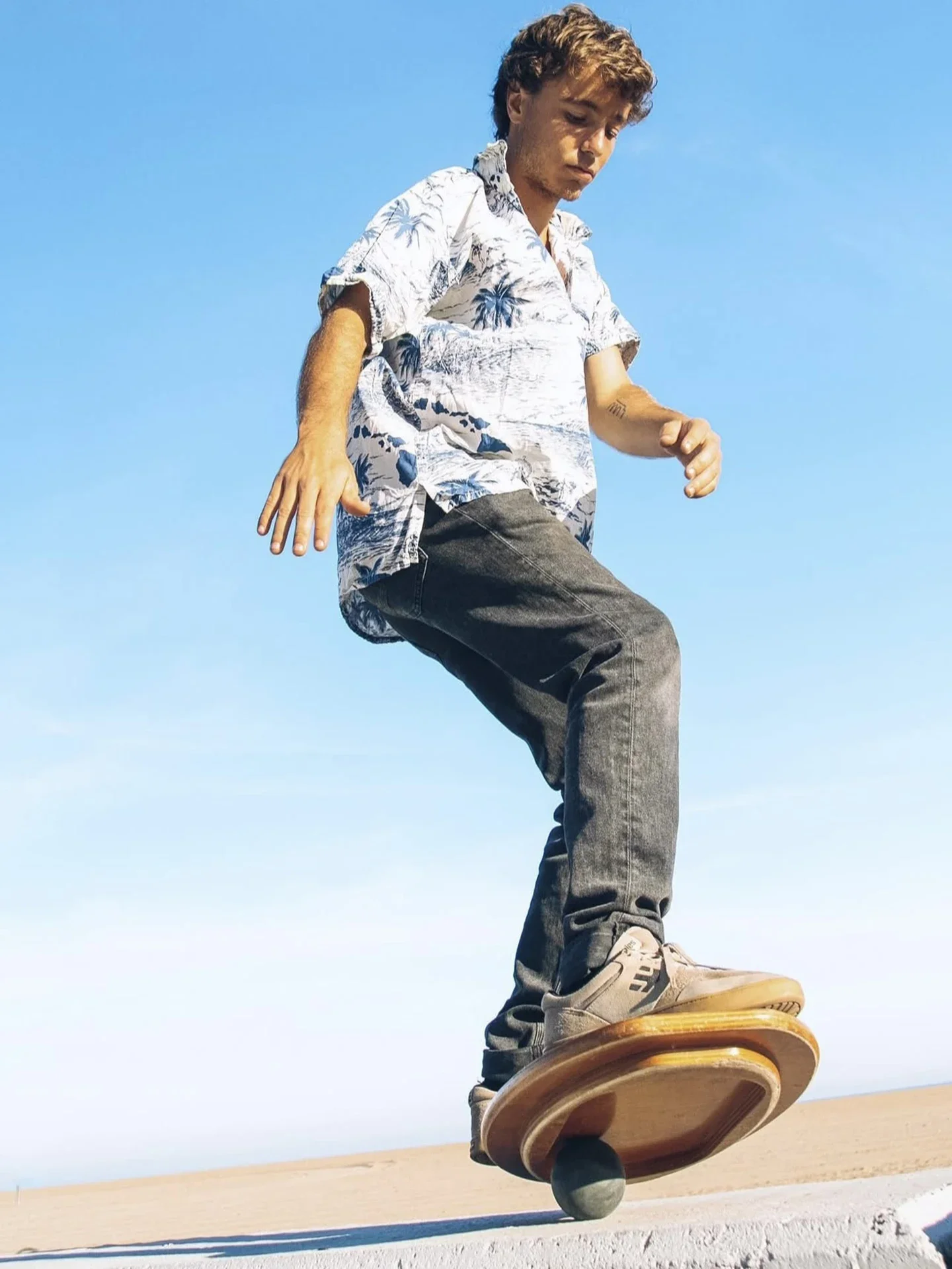 Balance Board 360 Balance Practitioner Snowboard Simulation Surfing Hydrofoil Training Skateboard