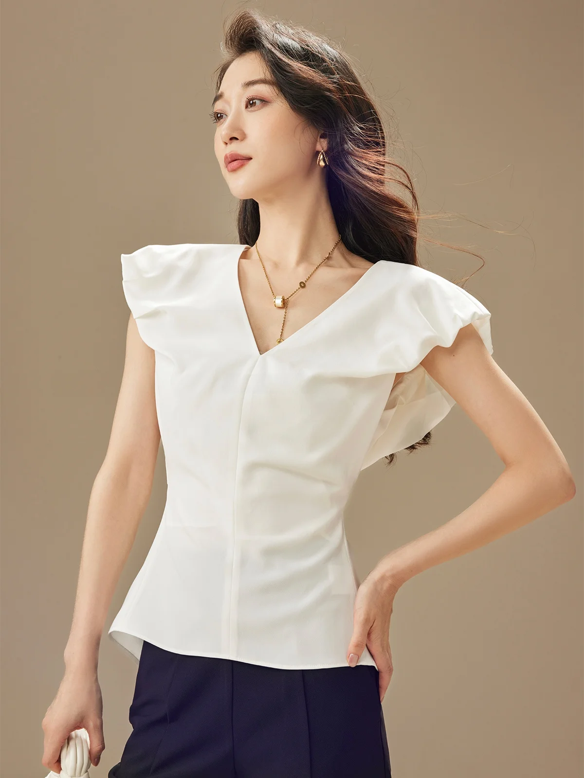 

Elegant Fashionable Acetate Blend V-neck Small Top Right Shoulder Angle Garbociaga Longxi Er Commuter Style Regular Length