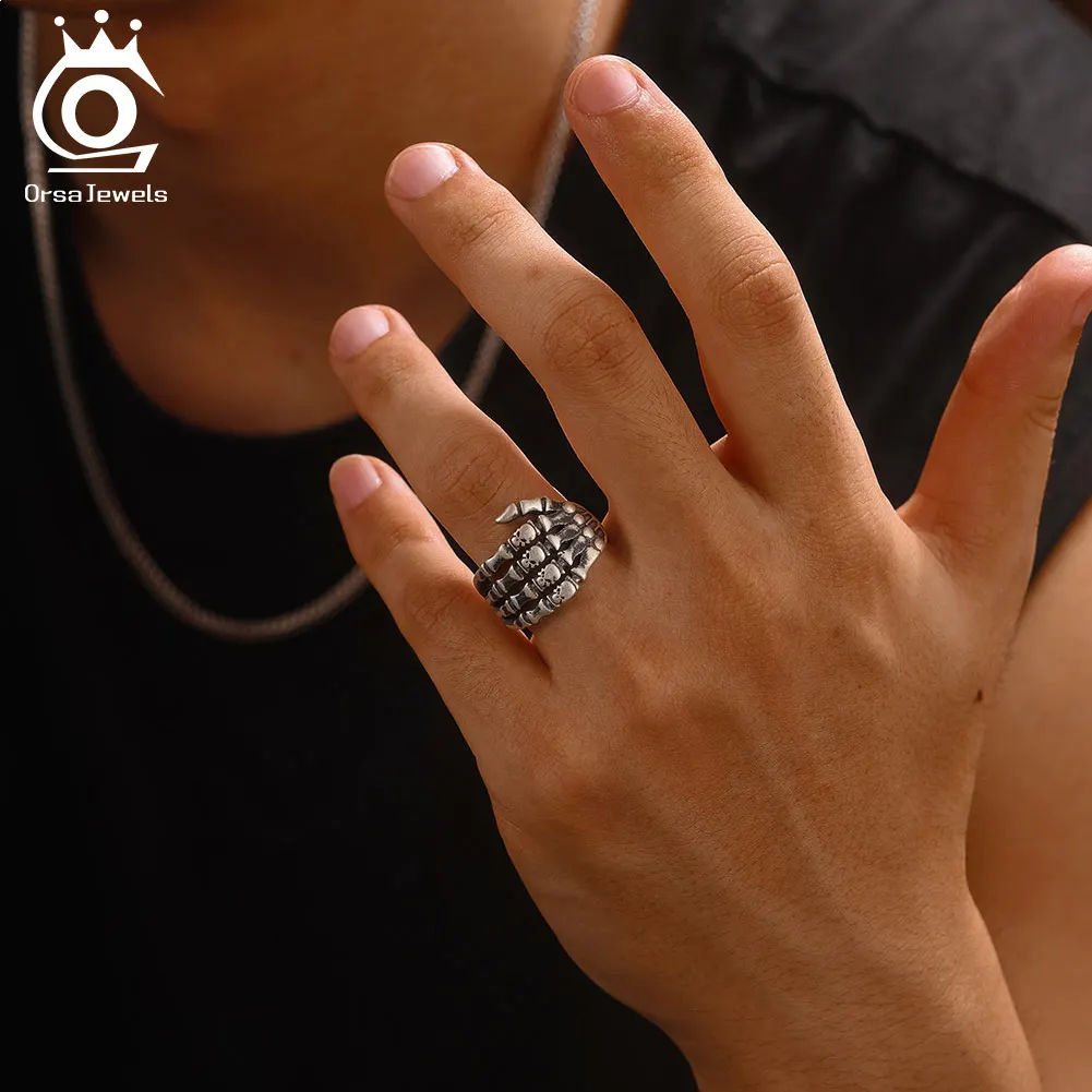 

ORSA JEWELS Vintage 925 Sterling Silver Skull Ring Fashion Punk Jewelry Adjustable Gothic Skull Ring Men Halloween Dark NMR19