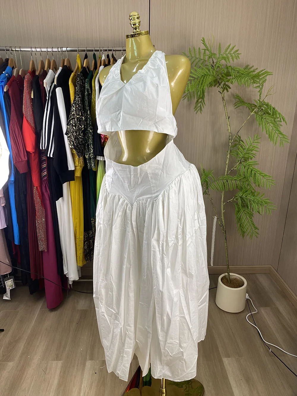 Women's Chic White Summer Two-Piece Set: Cropped Top and Pleated Tank Dress-GZXX1179