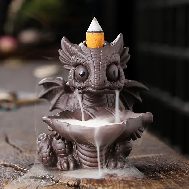 1 Stück Baby-Dinosaurier Keramik-Wasserfall-Räucherstäbchenhalter, Heimdekoration Schreibtisch-Ornament (ohne Räucherstäbchen)