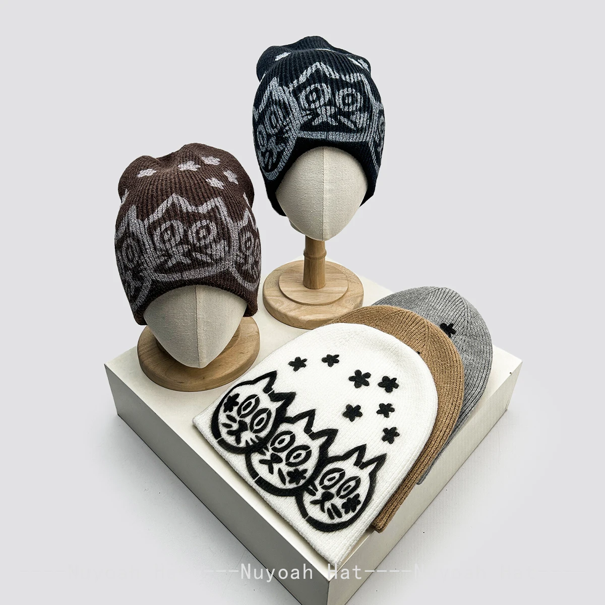 New Men Women Korean Cartoon Spray Painted Cats Flowers Knitted Hats Warm Retro Versatile Color Block Beanies Cute Fashion Ins