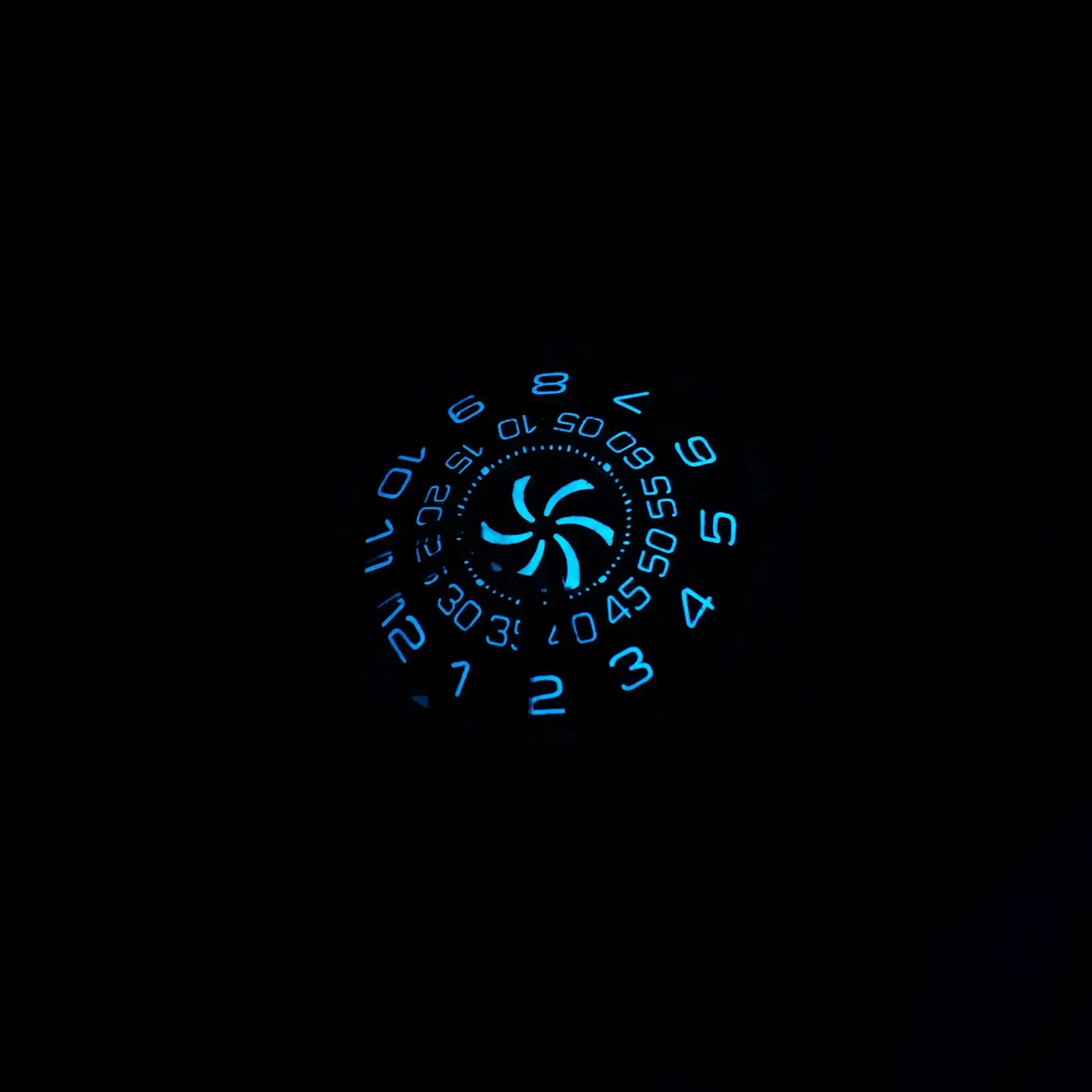 OBLVLO Men Automatic Watch 41MM Mechanical Wristwatch Luminous 50M Waterproof Sapphire Unique Design Rotatable Time Dial